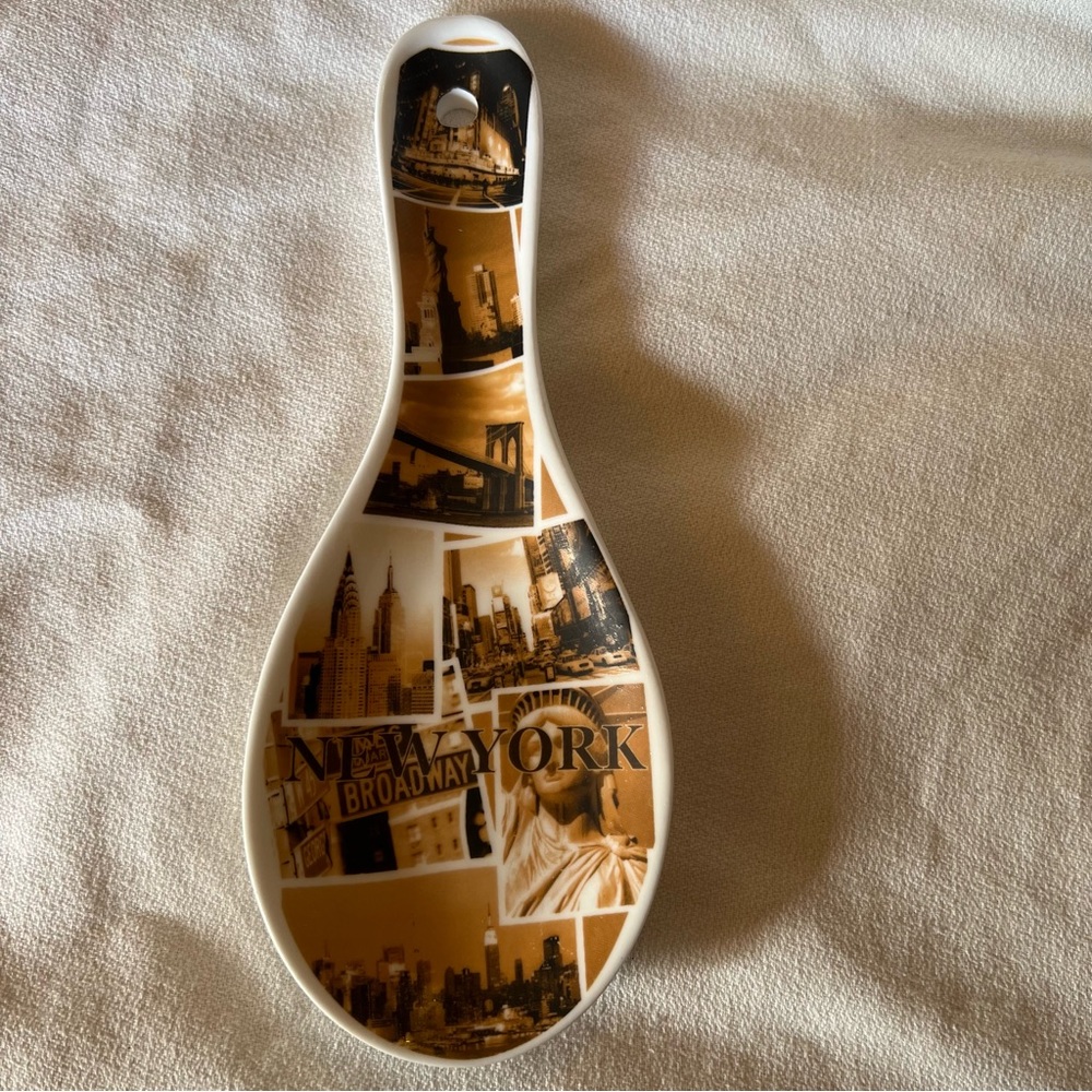 Beautiful New York theme ceramic Spoon holder/wall decor